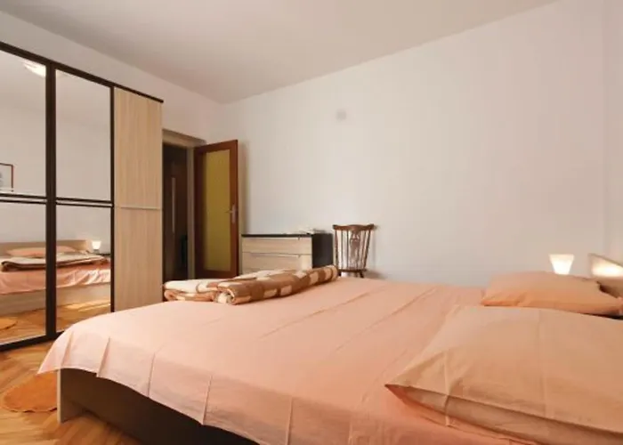 Vesna 812 아파트 *