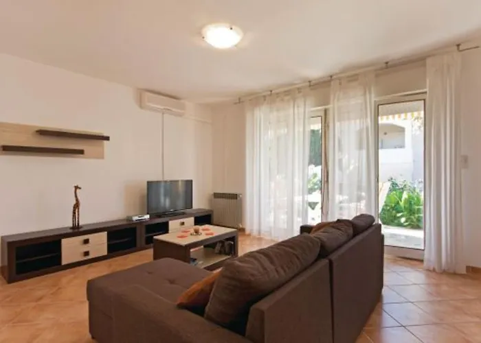 Vesna 812 아파트 *