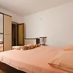 Vesna 812 Apartamento *